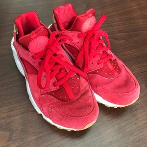 Nike Tennis Shoes